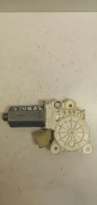 Mercedes-Benz SLK R170 Front door window regulator motor A1718201442 1718201442