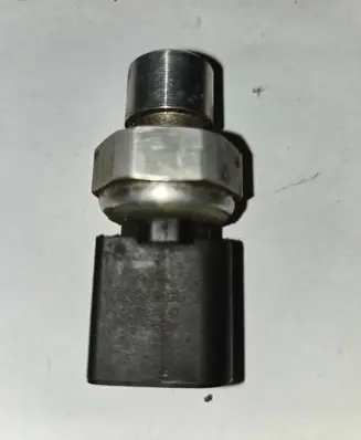 Volkswagen Tiguan Air conditioning (A/C) pressure sensor 5Q0959126A