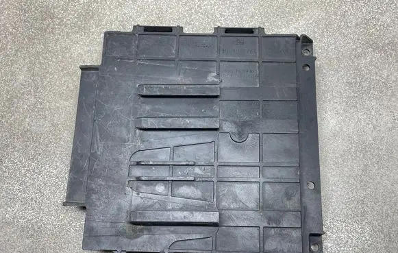 Opel Zafira C Engine control unit holder 39025864