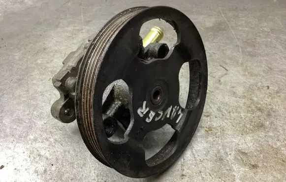 Mitsubishi Lancer Power steering pump 38052832