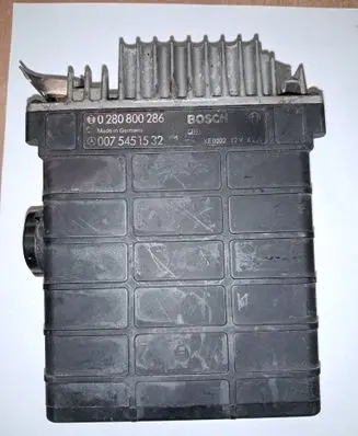Mercedes-Benz E W124 Engine control unit/module 0075451532