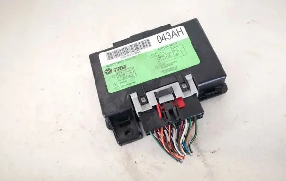 Chrysler PT Cruiser Comfort/convenience module p05293043ah