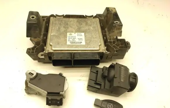Mercedes-Benz Sprinter W906 Engine ECU kit and lock set A0375456132 A6519003203 A6519012902