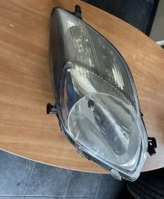 Toyota Yaris Headlight/headlamp