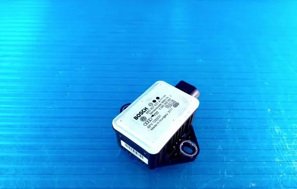 Audi A4 S4 B8 8K ESP acceleration yaw rate sensor 8K0907637A