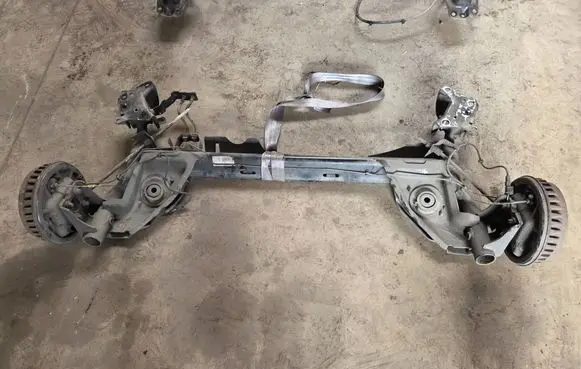 Renault Clio IV Rear axle beam