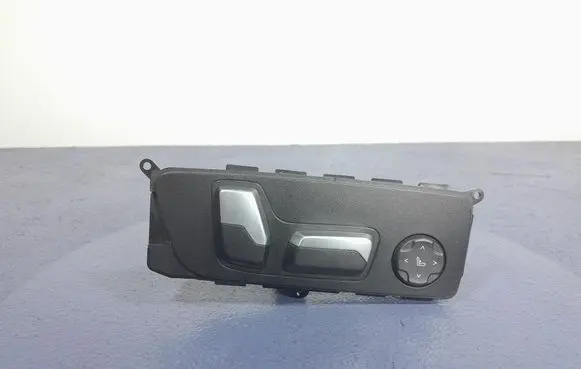 BMW X4 F26 Seat heating switch 6826024