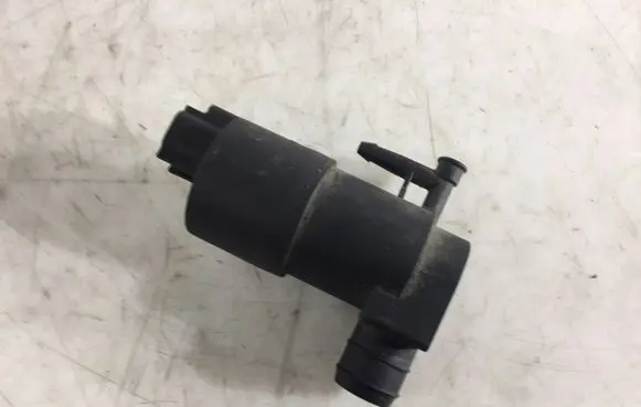 Toyota Yaris Headlight washer pump 853300F020