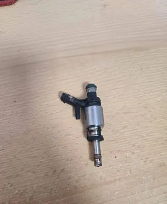 Audi A4 S4 B9 Fuel injector 06L906036K