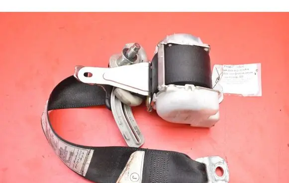 Cadillac SRX Front seatbelt 7K8300