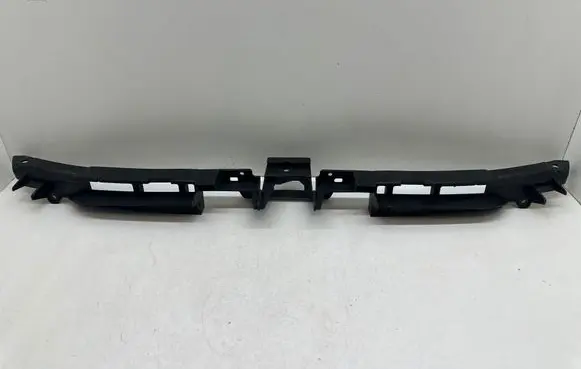 Audi A3 S3 8P Radiator mount bracket 8P4807501