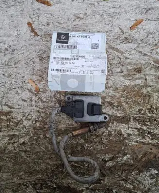 Mercedes-Benz E W213 Lambda probe sensor A0009050104