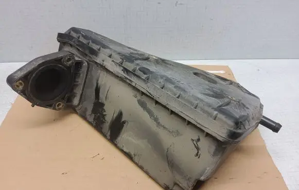Mitsubishi Space Wagon Air filter box