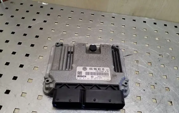 Volkswagen Caddy Engine control unit/module 03G906021HS 0281013681
