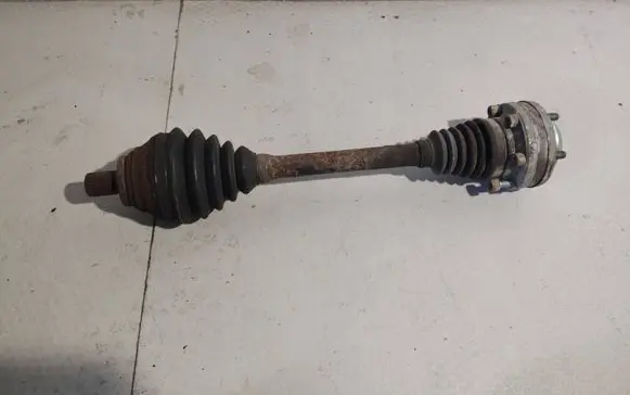 Volkswagen Golf VI Front driveshaft 