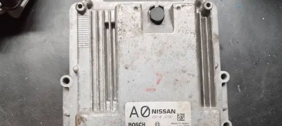 Nissan X-Trail T31 Engine control unit/module 23710JG78D 0281013856