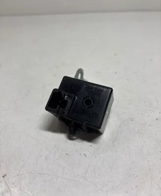 Toyota Corolla Verso AR10 Other relay 8665013010 0689003570