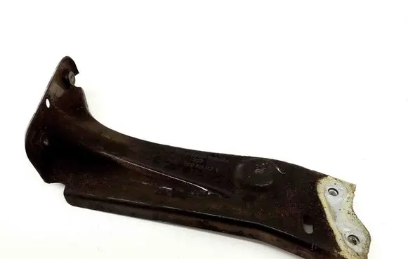 Fender mounting bracket