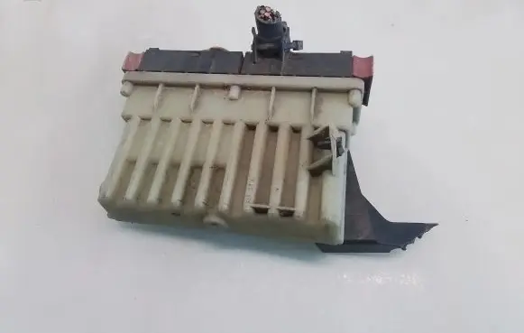 Coolant fan relay