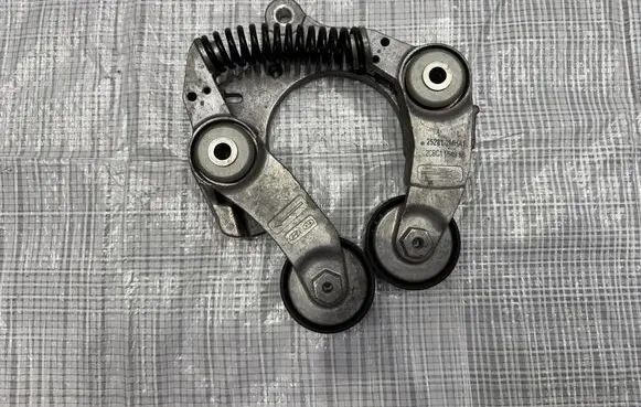 KIA Sportage Timing belt tensioner 252812MHA1