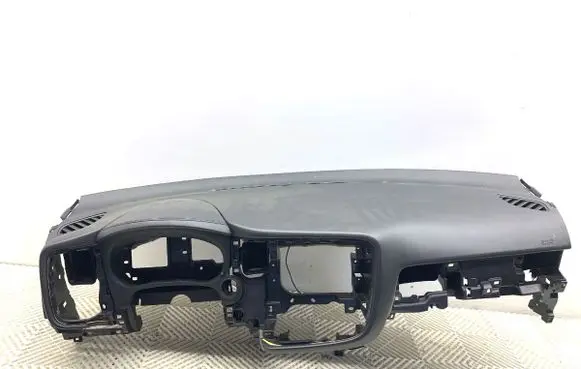 Mitsubishi Outlander Dashboard