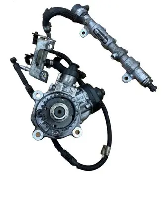 Alfa Romeo Stelvio Fuel injection high pressure pump 55274845 0445010747 2372320