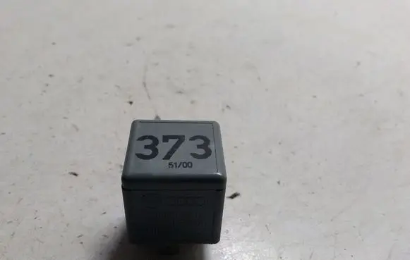 Audi A6 S6 C5 4B Other relay 8D0951253A