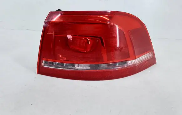 Volkswagen PASSAT B7 Rear/tail lights 3AF945096A
