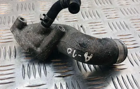 Toyota RAV 4 (XA20) Engine coolant pipe/hose