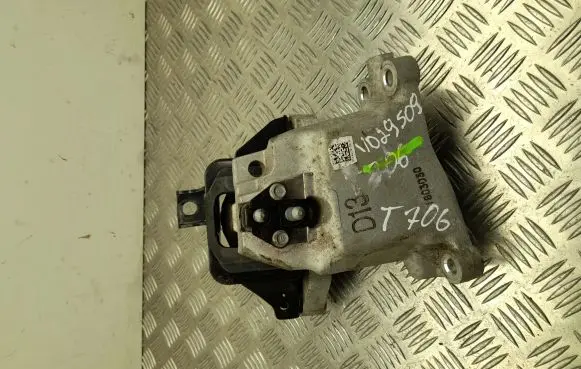 Hyundai Tucson TL Engine mount bracket 21830D7000