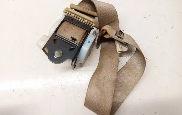 Nissan X-Trail T30 Front seatbelt 