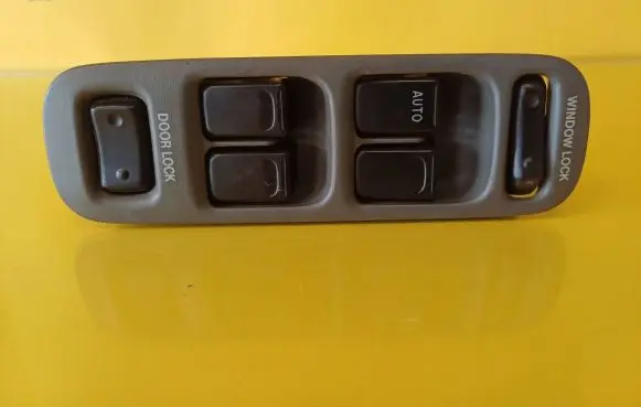 Suzuki Baleno EG Electric window control switch