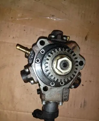Nissan Qashqai+2 Fuel injection high pressure pump 0445010170