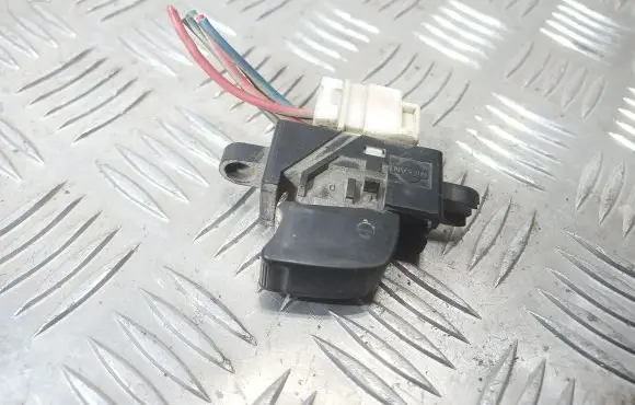 Nissan Almera Tino Electric window control switch