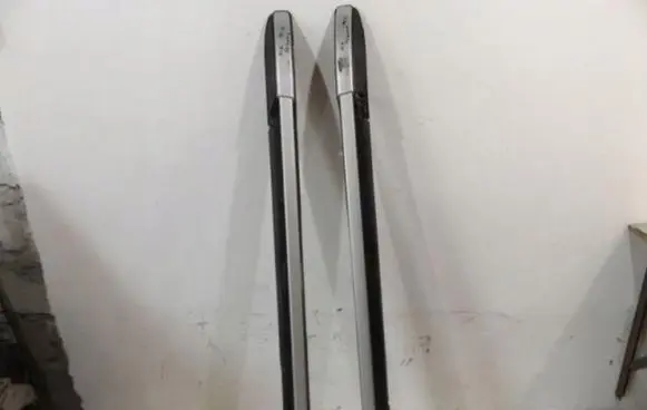 KIA Sedona Roof bar rail