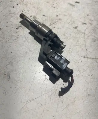 Audi A3 S3 8P Fuel injector 0261500016
