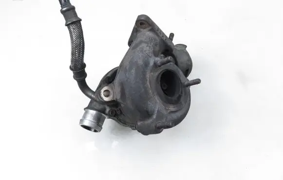 Volkswagen PASSAT B5 Turbo 028145702H