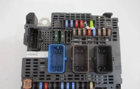 Citroen C4 II Fuse box set 9674921580