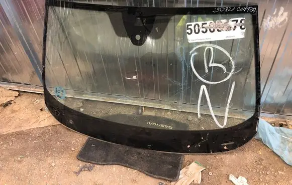 Cupra Formentor Front windscreen/windshield window 43r001586