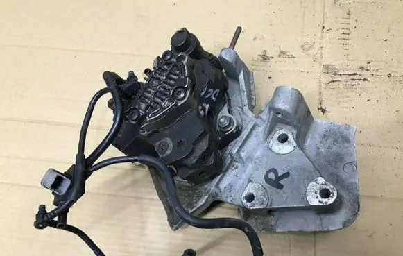 Renault Scenic I Fuel injection high pressure pump 8201103766 31711941