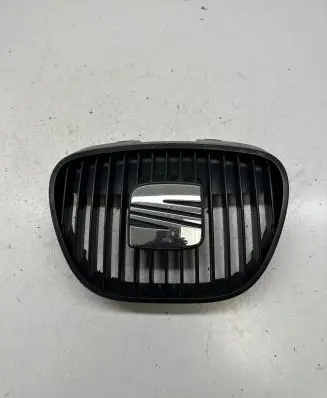 Seat Ibiza III (6L) Front bumper upper radiator grill 6L0853654 6L0853651 6L0853679