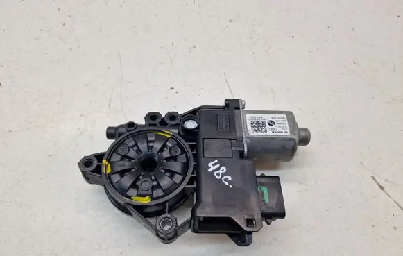 KIA Ceed Front door window regulator motor 82450J7015