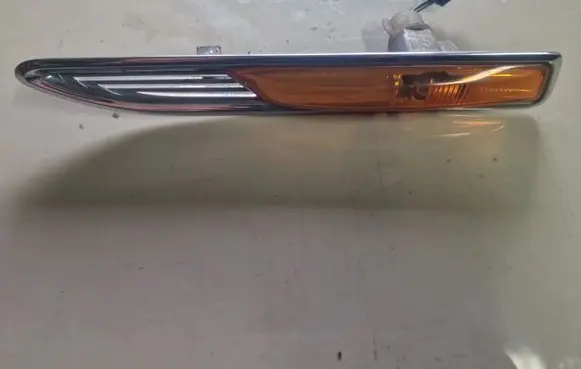 Ford Mondeo MK IV Front fender indicator light 012119