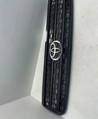 Toyota RAV 4 (XA20) Front grill