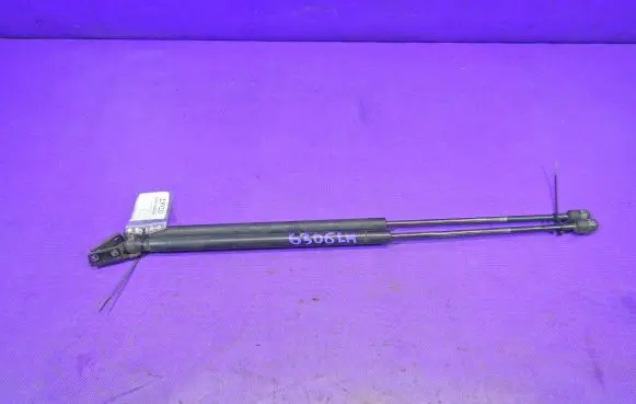Mitsubishi Colt Tailgate strut 