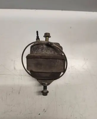 Engine mount bracket