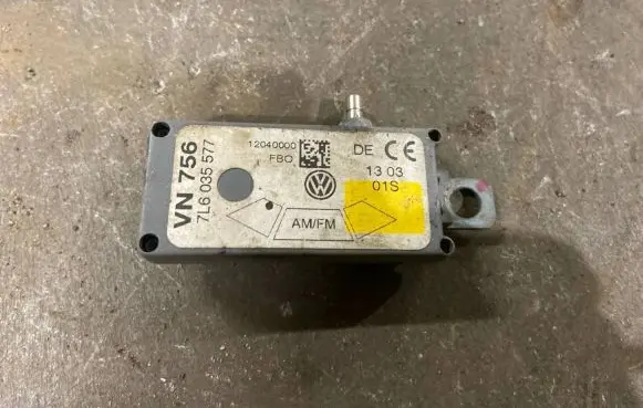 Volkswagen Touareg I Antenna control unit 12040000 7L6035577C