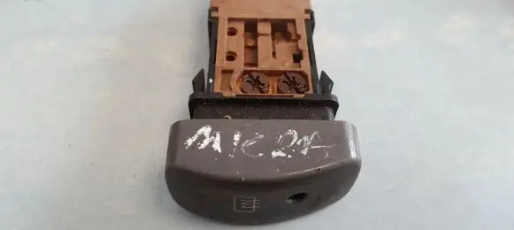 Nissan Micra Windscreen/window heater switch