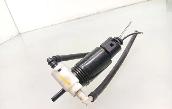 Mercedes-Benz R W251 Windscreen/windshield washer pump 1006671