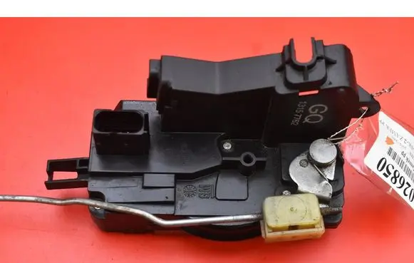 Opel Vectra C Front door lock 13157762